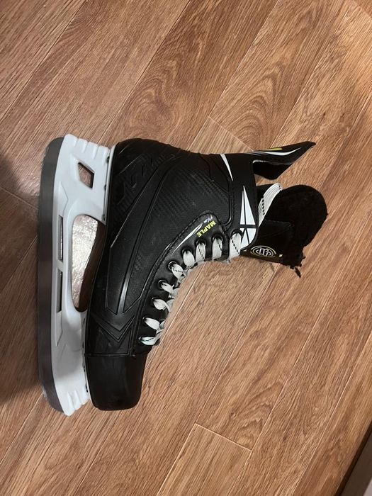 Продаю коньки срочно