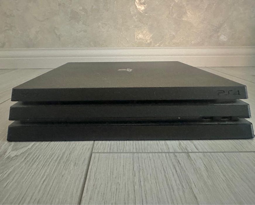 Продам PlayStation 4 Pro 1TB