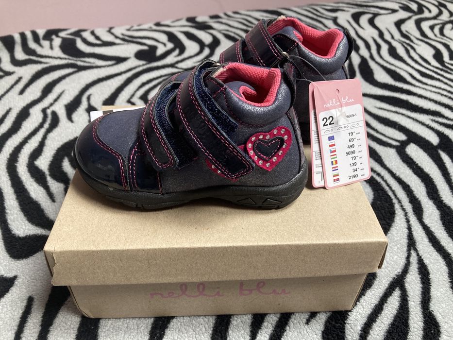 Нови детски маратонки за момиче 22