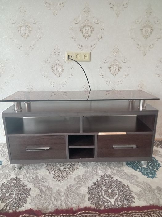 Катта телевизор учун  под ставка  сотилади холати зор ранги шкаладний