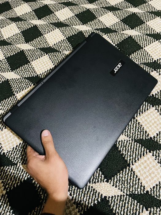 Acer holati tiniq yangide turibdi narx arzon