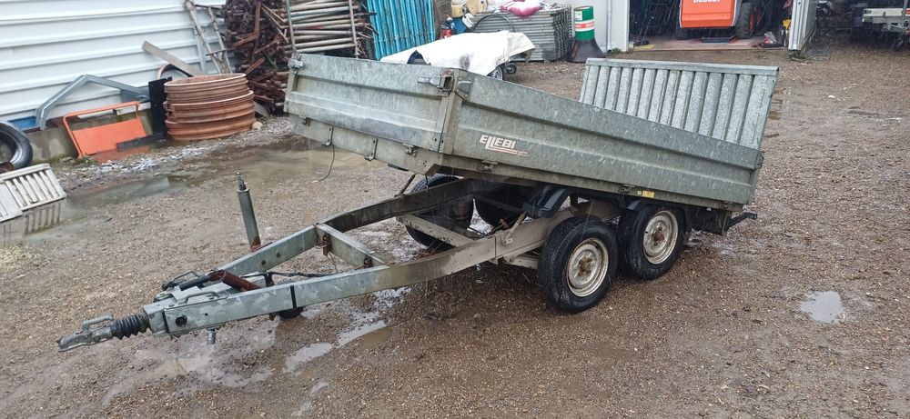 Miniexcavator + remorca