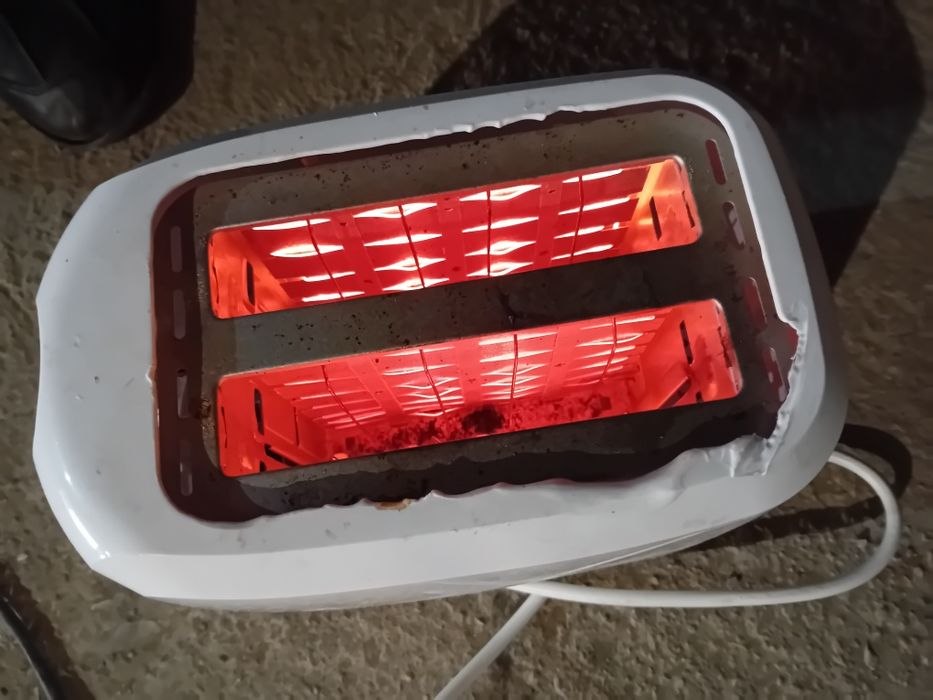 Тостер за две филии