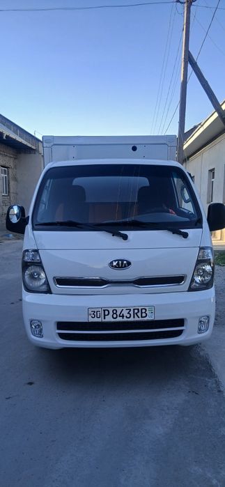 Kia bongo sotiladi pirapan mator xama joyi zur amen bo bolon yangi