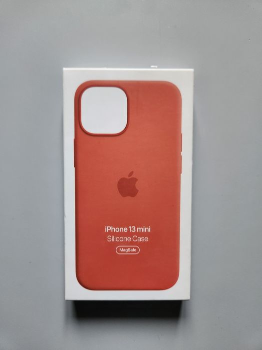 Apple Silicone Case с MagSafe для iPhone 13 mini — оригинал, новая