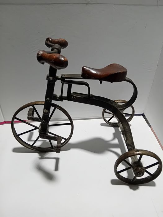 Jucarie veche tricicleta, macheta tricicleta, miniatura