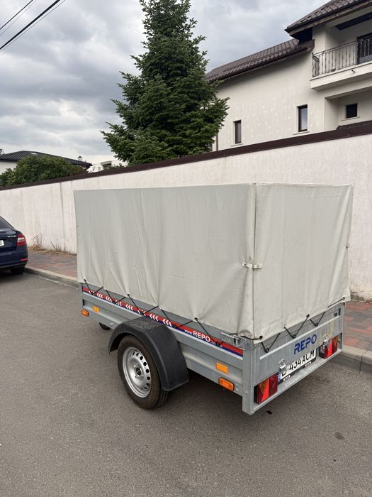 Inchiriere remorca / auto platofrma stopuri LED  / 2700kg