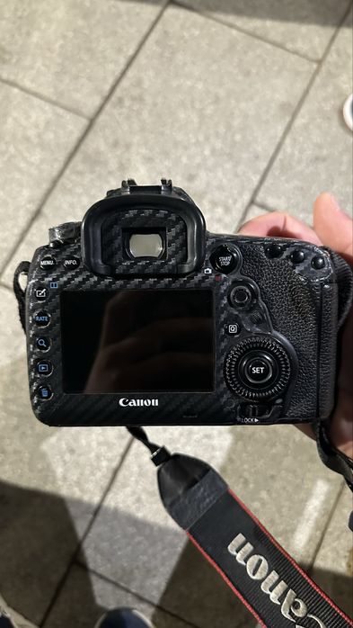 Canon  5d mark 4