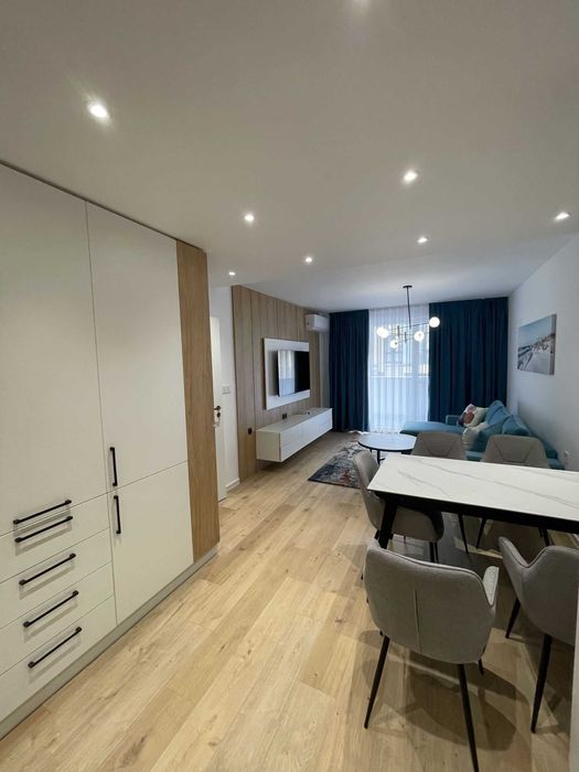 Тристаен обзаведен апартамент /с възможност за паркомясто