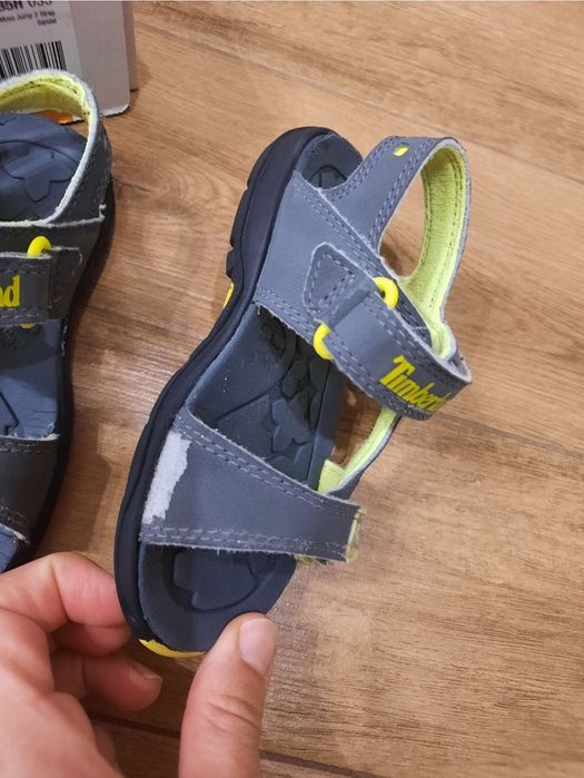 ПОДАРЯВАМ Детски сандали Timberland 24ти номер + шапка
