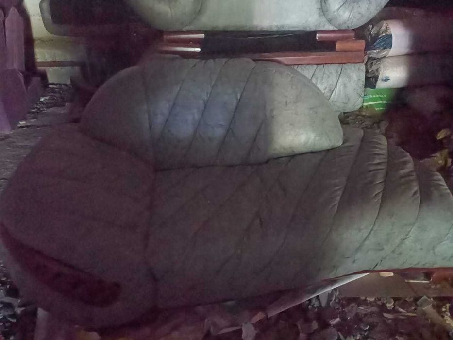 Продаю диван 2 +1 кожаные