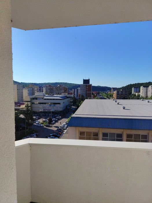 Ofer spre închiriere apartament cu 2 camere ultracentral in Reșița, 300 euro