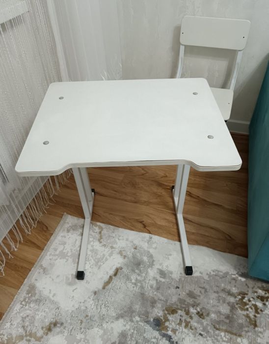 Стол со стульчиком белый