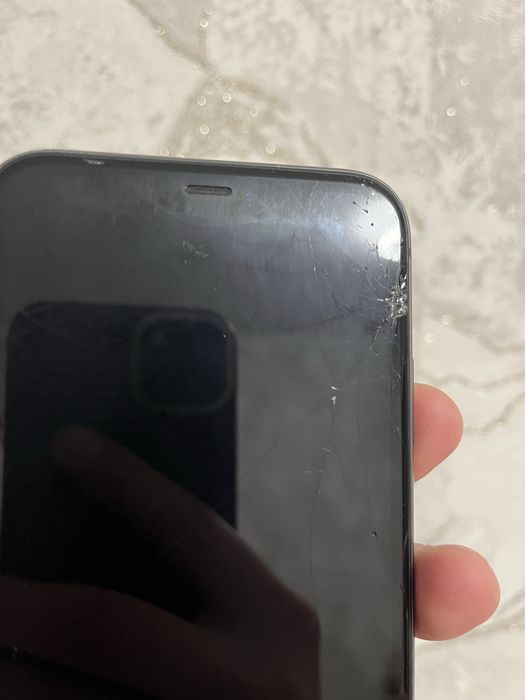 Айфон 11/64GB Айфон