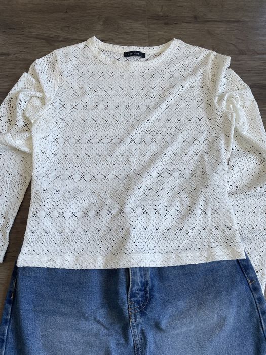 Бяла блуза и пола