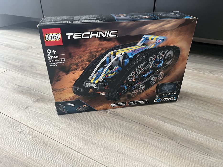 Lego Tehnic, App-Controlled Transformation Vehicle, 42140