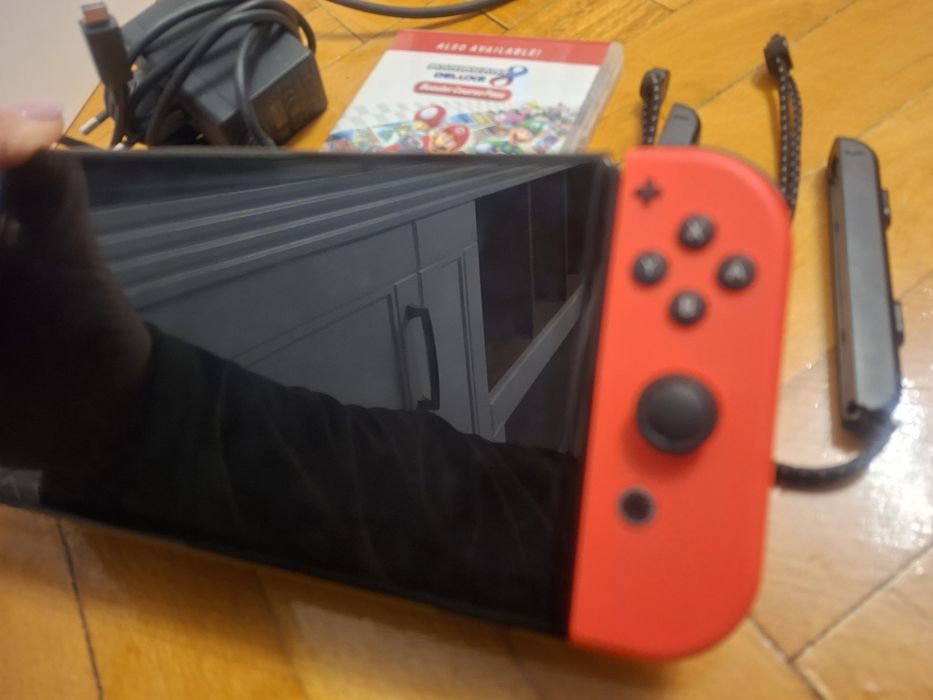 Consola Nintendo Switch +1 joc Craiova • OLX.ro