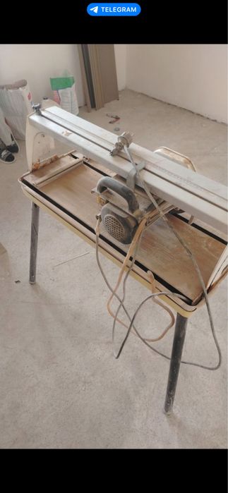 kafel kesish uchun ishlatiladigan elektr asbob