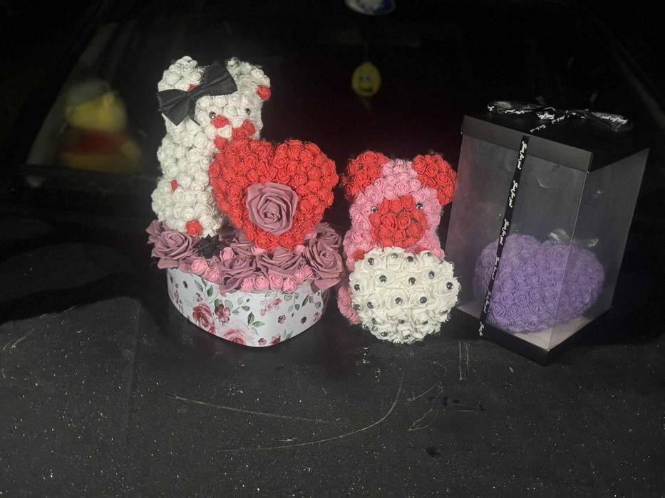 Сърце от вечни рози