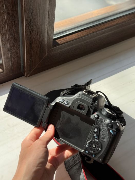 Фотоаппарат  Canon EOS 600D + 18–55mm о