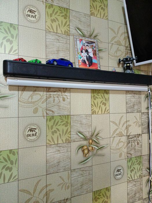 Продам телевизор Kivi, Саунд бар SoNi.