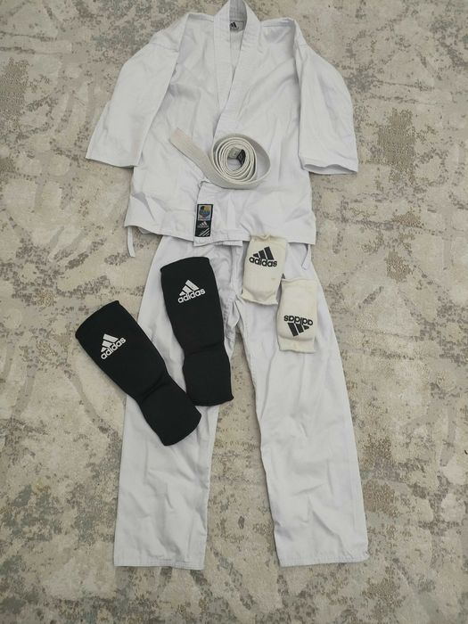 Продам кимоно размер 140 рост