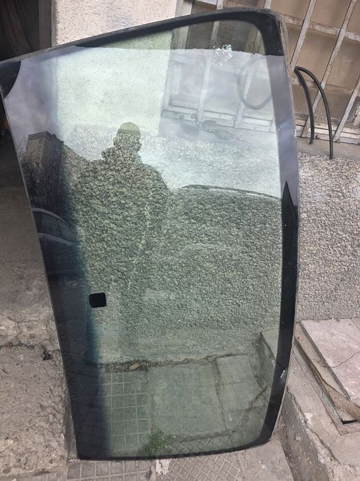 Продавам предно стъкло за Тойота Ленд Крузер 2007г
Втора употреба за п