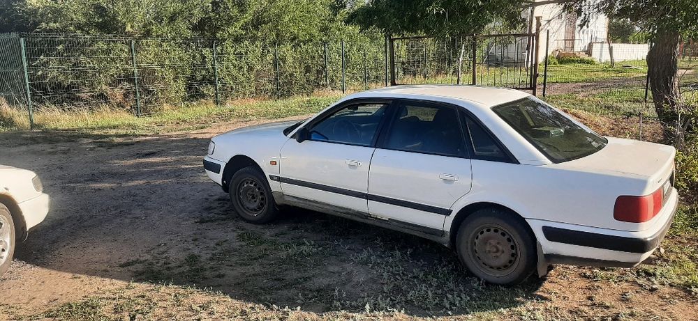 Продам ауди 100 с4
