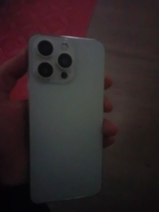 Продам смартфон i15