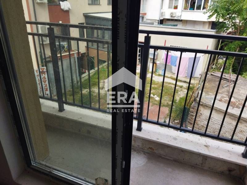 Продава се Тристаен апартамент в Варна, Център - 84 кв.м за 2453 €/кв.м - Снимка #6