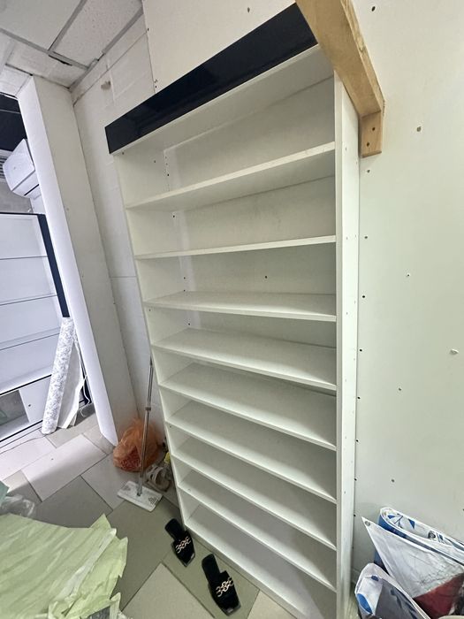 Шкаф в магазин, стеллаж, витрины