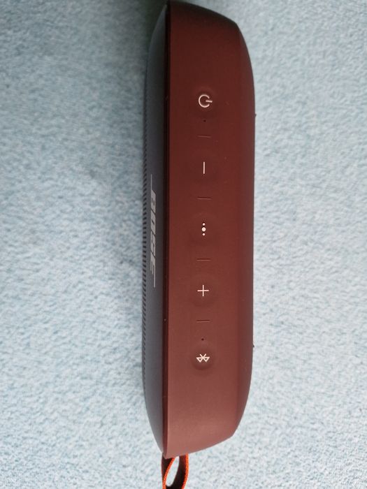 Bose SoundLink Flex roșu