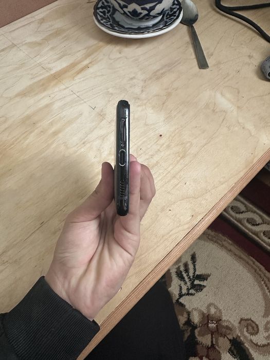 Samsung S21 plus 5g  xolati zor aybi yoq