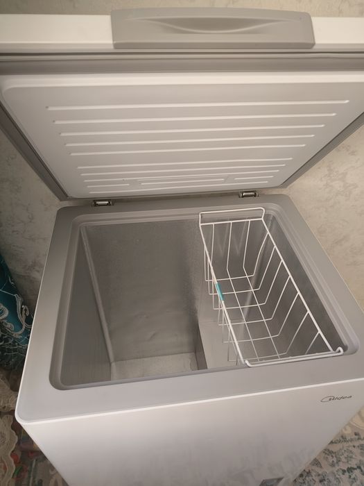 Морозильник  Midea 143 л белый