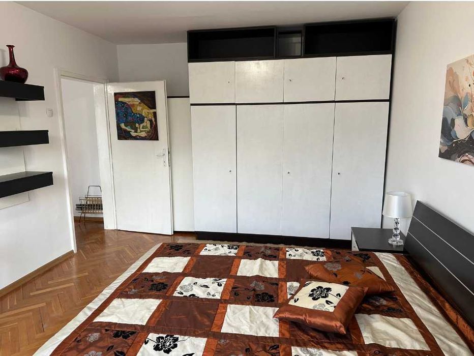 Дава се под наем Четиристаен апартамент в Варна, Център - 80 кв.м за 538.56 € - Снимка #8