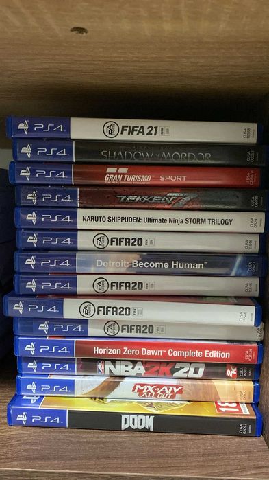 SUPER PACHET GAMING: 3x PS4 Slim + 10Controller+15 Jocuri Top-2200 lei