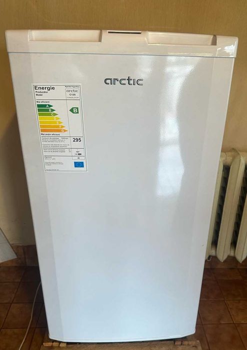 Vand congelator Arctic cu 4 sertare model C135 (107 litri) - nefolosit