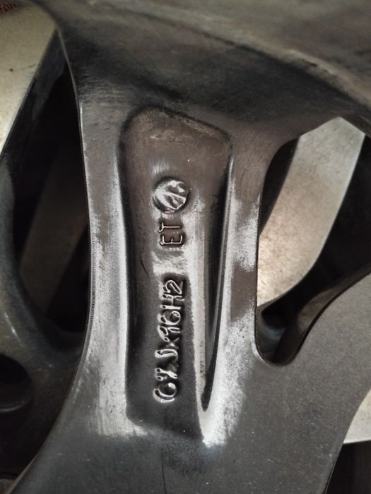 Продам комплект дисков с резиной