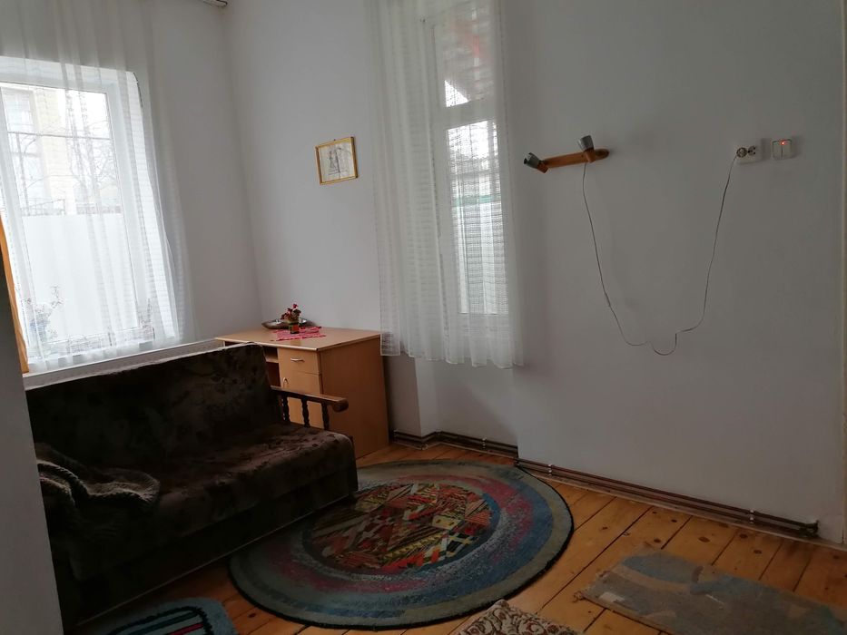Închiriez apartament in Casa Andrei Muresanu