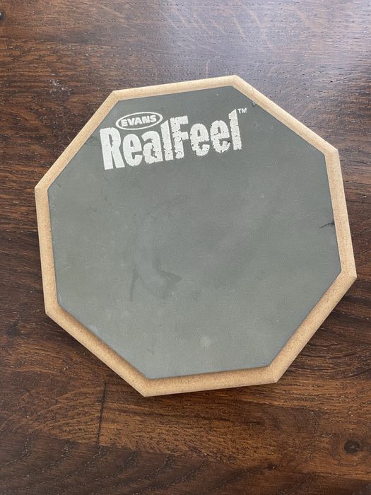 Practice pad tobe Evans Real Feel 7”