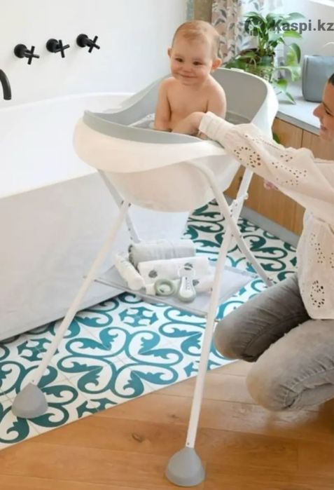 Продам ванночку для малышей BEABA