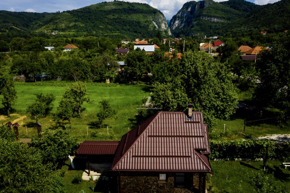 Vand teren intravilan-Polovragi