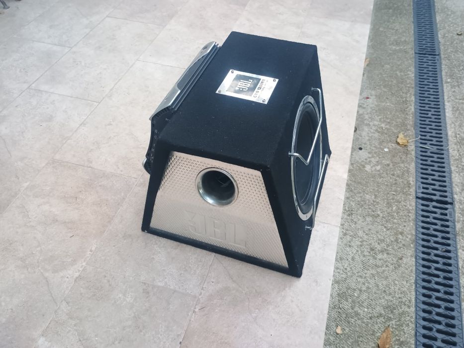 Vând subwoofer și statie jbl