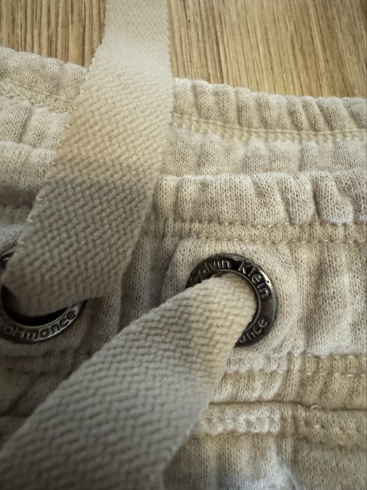 Дамски бежов анцуг Calvin Klein