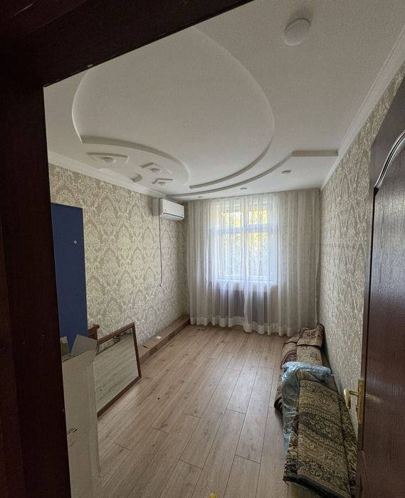 Срочный аренда квартира МЕТРО минор 3 комнита метро 200 метир