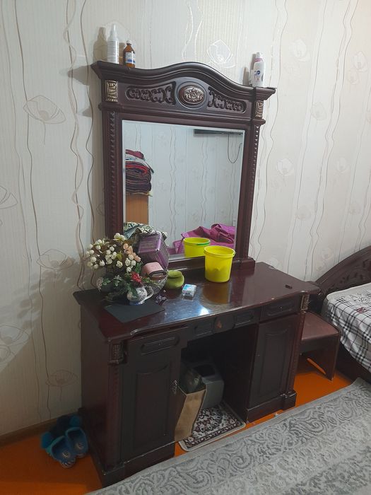 Продам спальний гарнитур