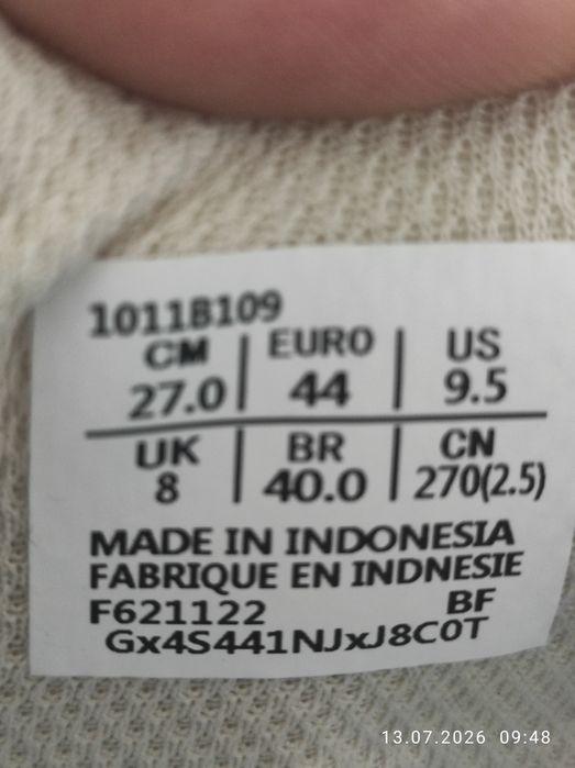 Продам кроссовки Asics