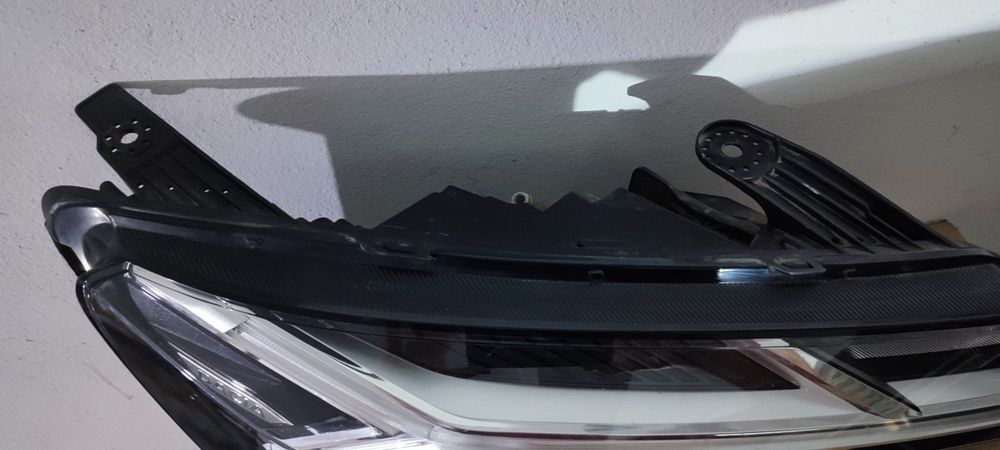 Far dreapta stanga Logan 3 led/ Sandero 3/ Jogger