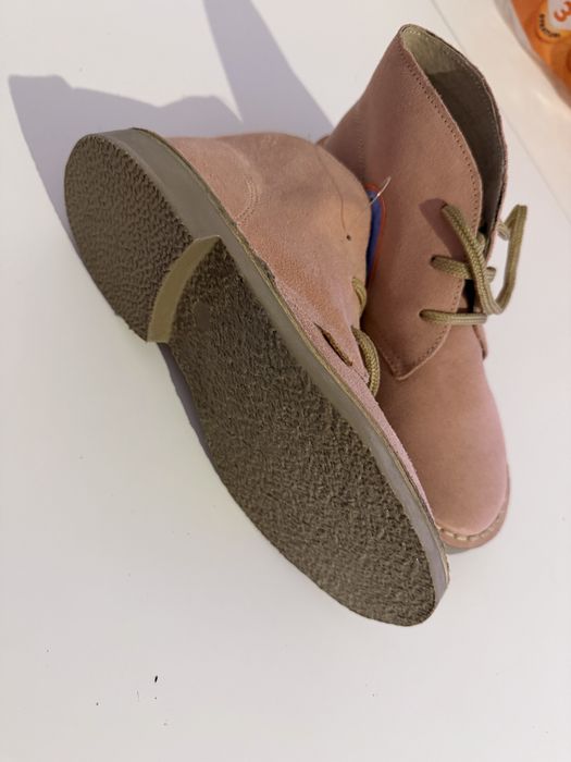 Ghete de piele intoarsa roz
