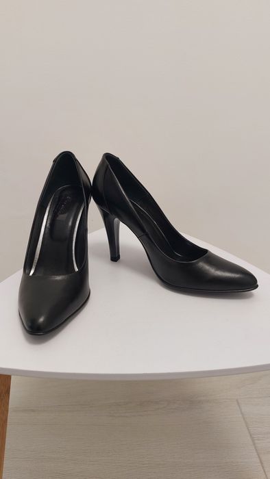 Pantofi stileto noi